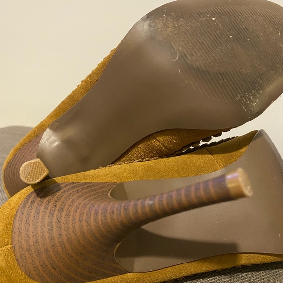 MIA Open Toe Pump w/ Tassels - Picture 9 of 11